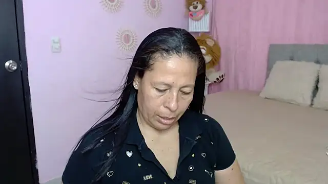 Snapshot of mature_martina chatting on 6, 10, 2025 mature martina online show from 6, 10, 2025