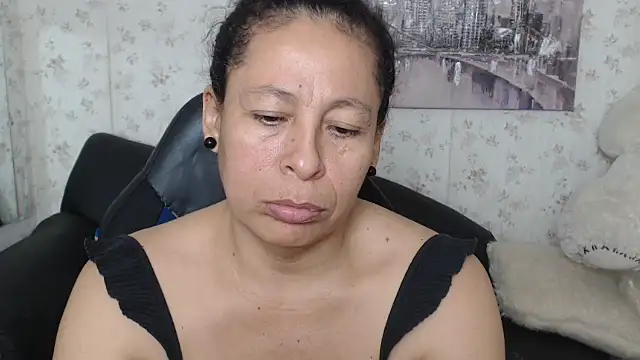 Snapshot of mature_martina chatting on 9, 6, 2026 mature martina online show from 9, 6, 2026