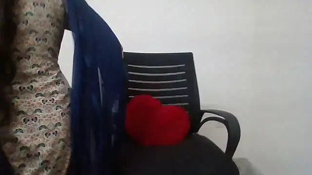 Snapshot of Sexy_iknoor chatting on 5, 5, 2026 Sexy iknoor online show from 5, 5, 2026