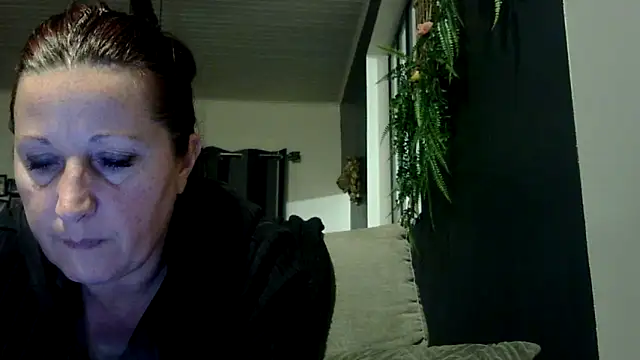 feline27 online show from 13, 4, 2026