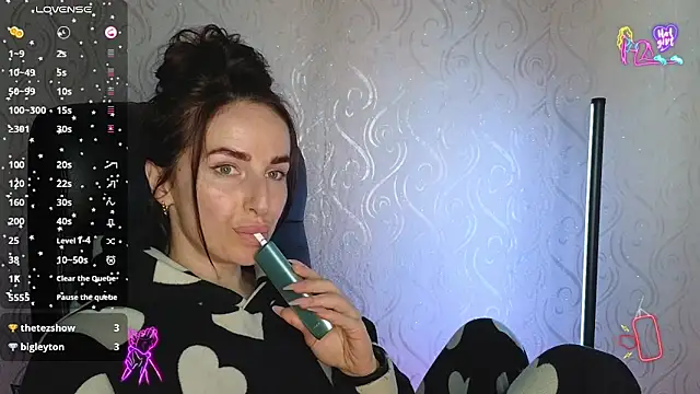 Snapshot of xx_adrihanna_xx chatting on 19, 5, 2026 xx adrihanna xx online show from 19, 5, 2026