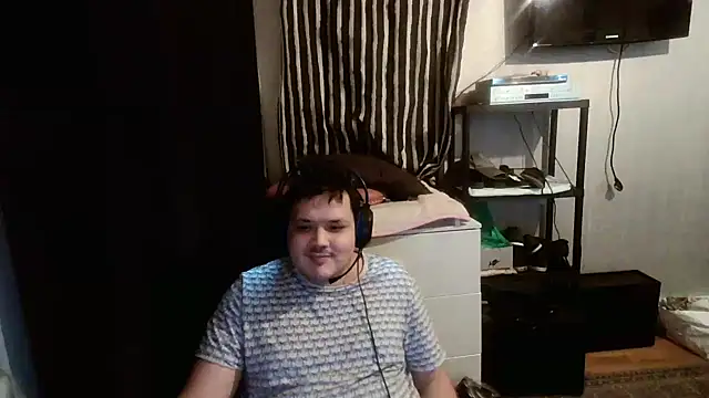 Snapshot of Bebemickey75 chatting on 2, 2, 2025 Bebemickey75 online show from 2, 2, 2025