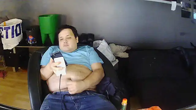 Snapshot of Bebemickey75 chatting on 10, 11, 2025 Bebemickey75 online show from 10, 11, 2025