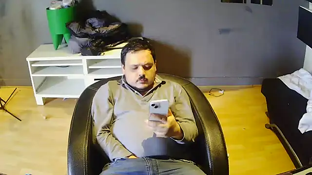 Snapshot of Bebemickey75 chatting on 19, 5, 2026 Bebemickey75 online show from 19, 5, 2026