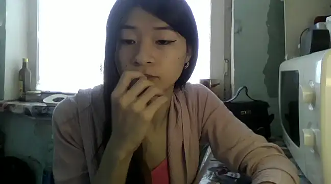 CarlyJoy online show from 3, 2, 2025