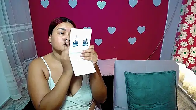 Snapshot of violeta_rous chatting on 16, 5, 2026 violeta rous online show from 16, 5, 2026