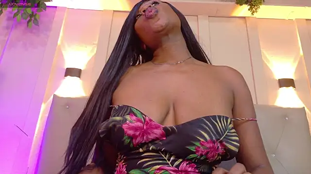 sofiaa ebony online show from 4, 10, 2025