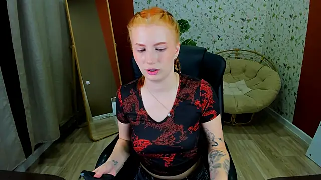 Snapshot of Mira__Blush chatting on 14, 11, 2025 Mira Blush online show from 14, 11, 2025