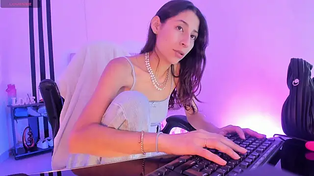 Gorgeous Team online show from 25, 6, 2026
