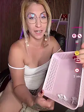 Snapshot of sofiah_ chatting on 5, 5, 2026 sofiah online show from 5, 5, 2026