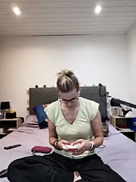 Madame Callie online show from 27, 6, 2026