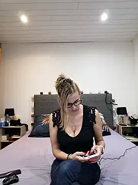 Madame Callie online show from 30, 6, 2026