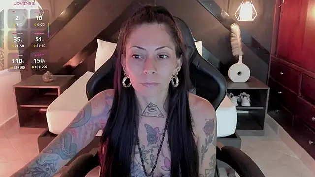 Snapshot of dark_gotica chatting on 23, 4, 2026 dark gotica online show from 23, 4, 2026