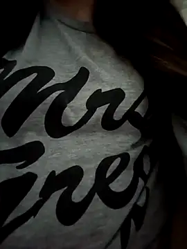 Snapshot of bruna_safadinhaa chatting on 3, 11, 2025 bruna safadinhaa online show from 3, 11, 2025