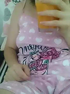 Snapshot of bruna_safadinhaa chatting on 14, 6, 2026 bruna safadinhaa online show from 14, 6, 2026