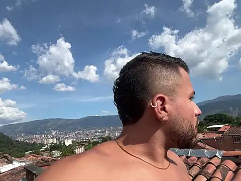 Snapshot of Juan_Castano chatting on 15, 1, 2025 Juan Castano online show from 15, 1, 2025