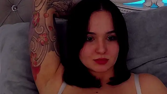 Snapshot of MeIisaLove chatting on 8, 3, 2026 MeIisaLove online show from 8, 3, 2026