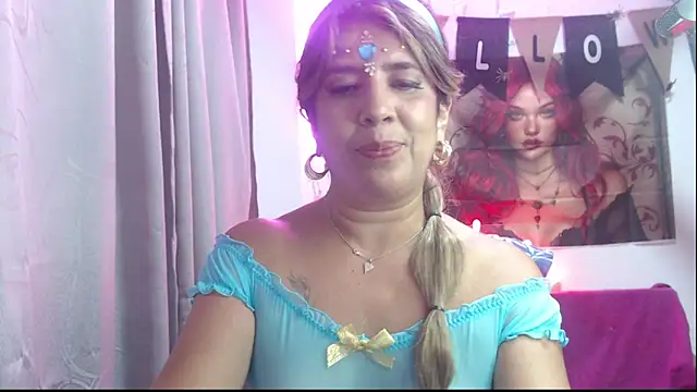 Snapshot of Victoria_meester chatting on 28, 10, 2025 Victoria meester online show from 28, 10, 2025