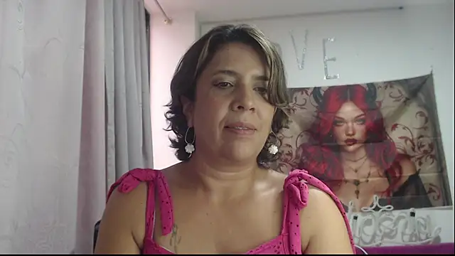 Snapshot of Victoria_meester chatting on 12, 11, 2025 Victoria meester online show from 12, 11, 2025