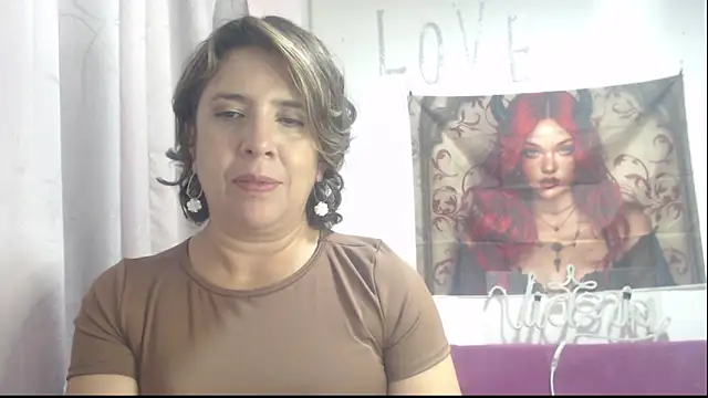 Snapshot of Victoria_meester chatting on 16, 11, 2025 Victoria meester online show from 16, 11, 2025