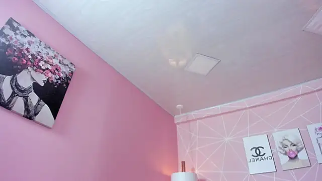 dolly zoe online show from 25, 11, 2025