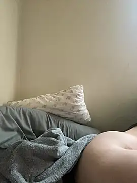Snapshot of xocrybaby chatting on 23, 2, 2025 xocrybaby online show from 23, 2, 2025