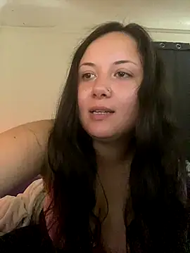 Snapshot of xocrybaby chatting on 12, 10, 2025 xocrybaby online show from 12, 10, 2025