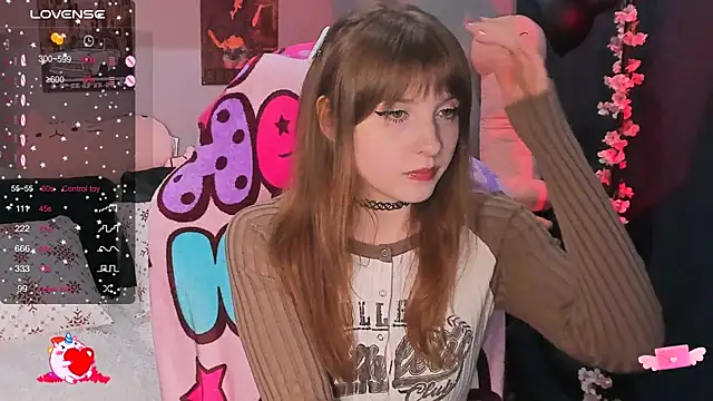 Snapshot of AliceLanley chatting on 3, 12, 2024 AliceLanley online show from 3, 12, 2024