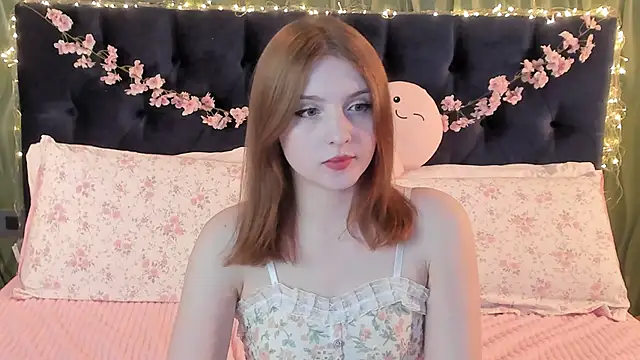 Snapshot of AliceLanley chatting on 5, 5, 2026 AliceLanley online show from 5, 5, 2026
