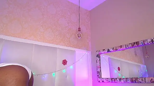 MichaelaCox online show from 20, 12, 2025