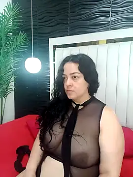 Snapshot of lucia_vonne_ chatting on 14, 1, 2025 lucia vonne online show from 14, 1, 2025