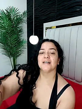 Snapshot of lucia_vonne_ chatting on 26, 2, 2025 lucia vonne online show from 26, 2, 2025