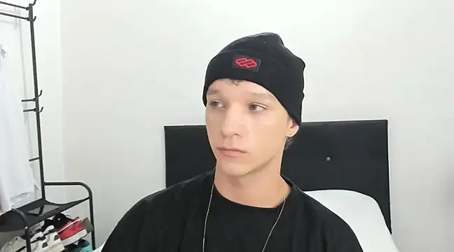 Snapshot of angelcortes chatting on 27, 12, 2024 angelcortes online show from 27, 12, 2024