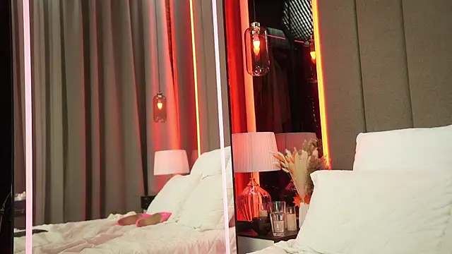 Arte Adelle online show from 4, 12, 2025