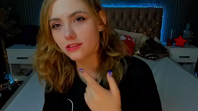 Snapshot of DellaRowe chatting on 2, 1, 2025 DellaRowe online show from 2, 1, 2025