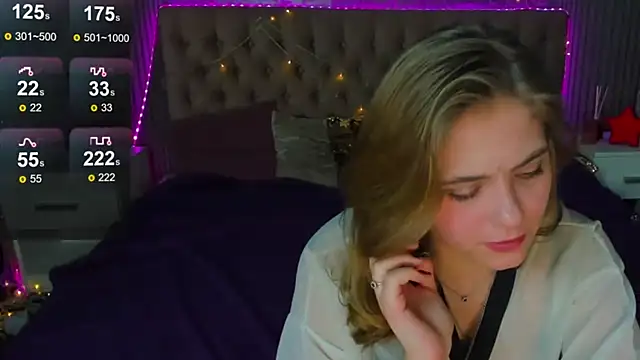 Snapshot of DellaRowe chatting on 6, 1, 2025 DellaRowe online show from 6, 1, 2025