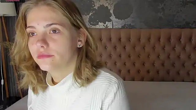 Snapshot of DellaRowe chatting on 10, 10, 2025 DellaRowe online show from 10, 10, 2025