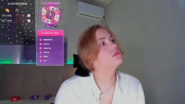 Snapshot of DellaRowe chatting on 19, 10, 2025 DellaRowe online show from 19, 10, 2025