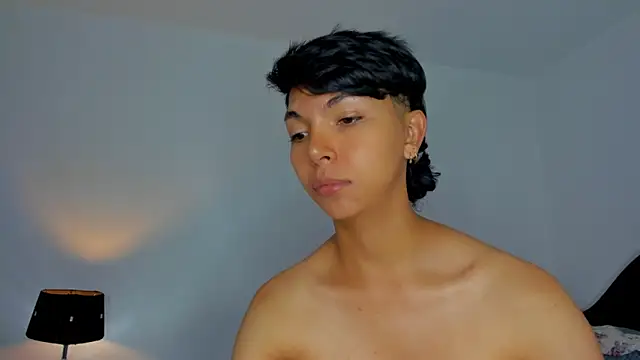 Snapshot of xhenisa_ chatting on 14, 9, 2025 xhenisa online show from 14, 9, 2025