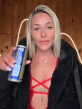 Snapshot of petrouchkaaa_ chatting on 19, 4, 2026 petrouchkaaa online show from 19, 4, 2026