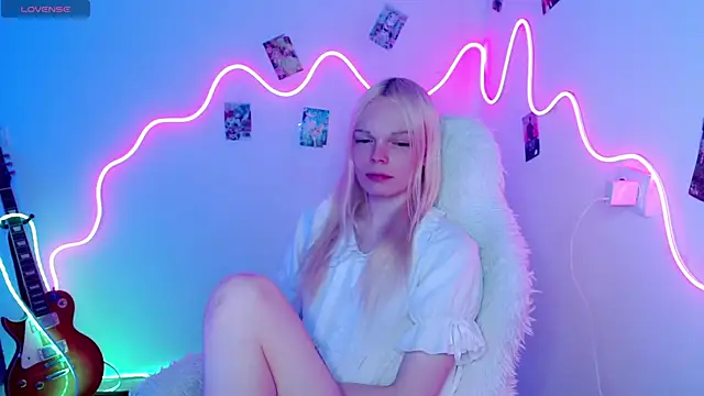 Emily Nyaffee online show from 25, 10, 2025