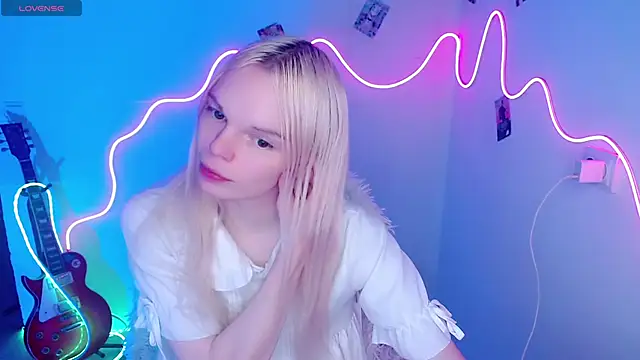 Emily Nyaffee online show from 8, 11, 2025