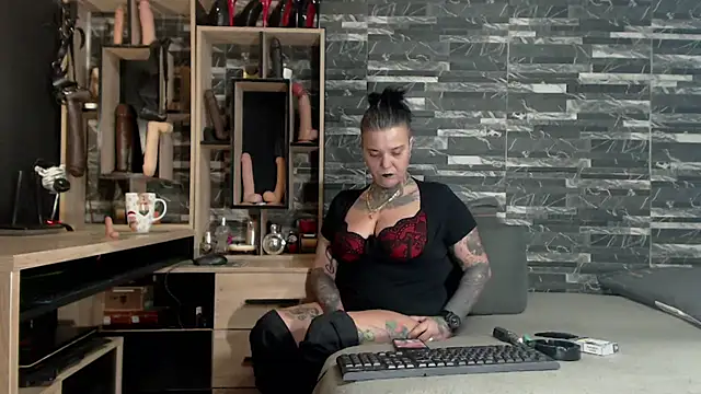 Mistress Miry online show from 14, 1, 2025
