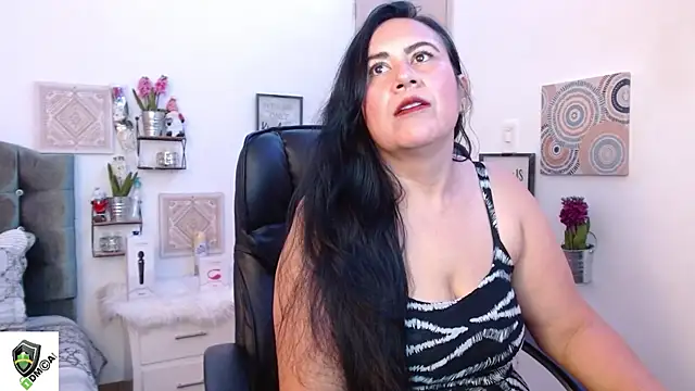 amalia brunette online show from 13, 12, 2024