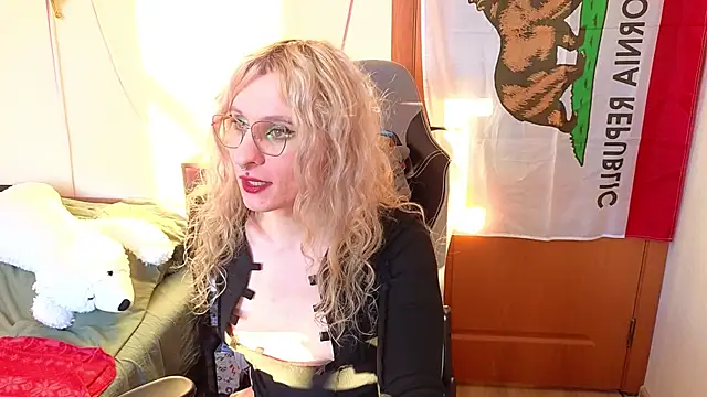 Lori Myaf online show from 14, 2, 2026