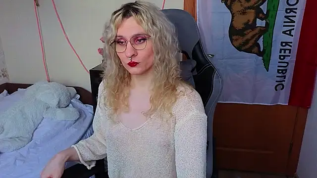 Lori Myaf online show from 5, 3, 2026