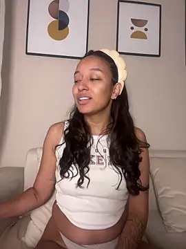 Snapshot of DianaHopson chatting on 28, 4, 2026 DianaHopson online show from 28, 4, 2026