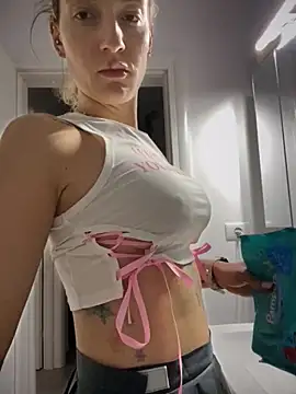 Ella Charm online show from 14, 10, 2025