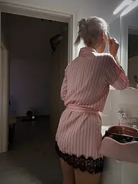 Ella Charm online show from 31, 10, 2025