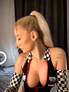 Ella Charm online show from 21, 11, 2025